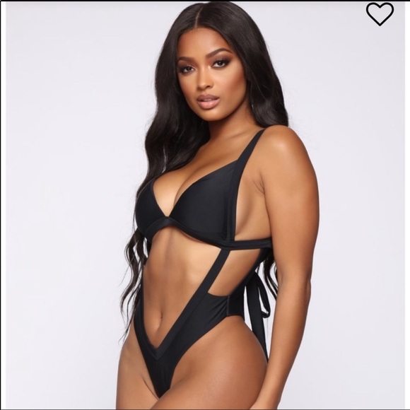 Fashion Nova Other - NEW! If u got it flaunt swimsuit 👙
